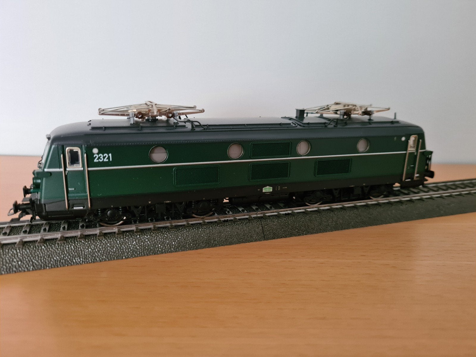 Märklin 37235 reeks 23 groene kap 2321 digitaal in okt, Enlèvement ou Envoi, Courant alternatif, Comme neuf, Locomotive