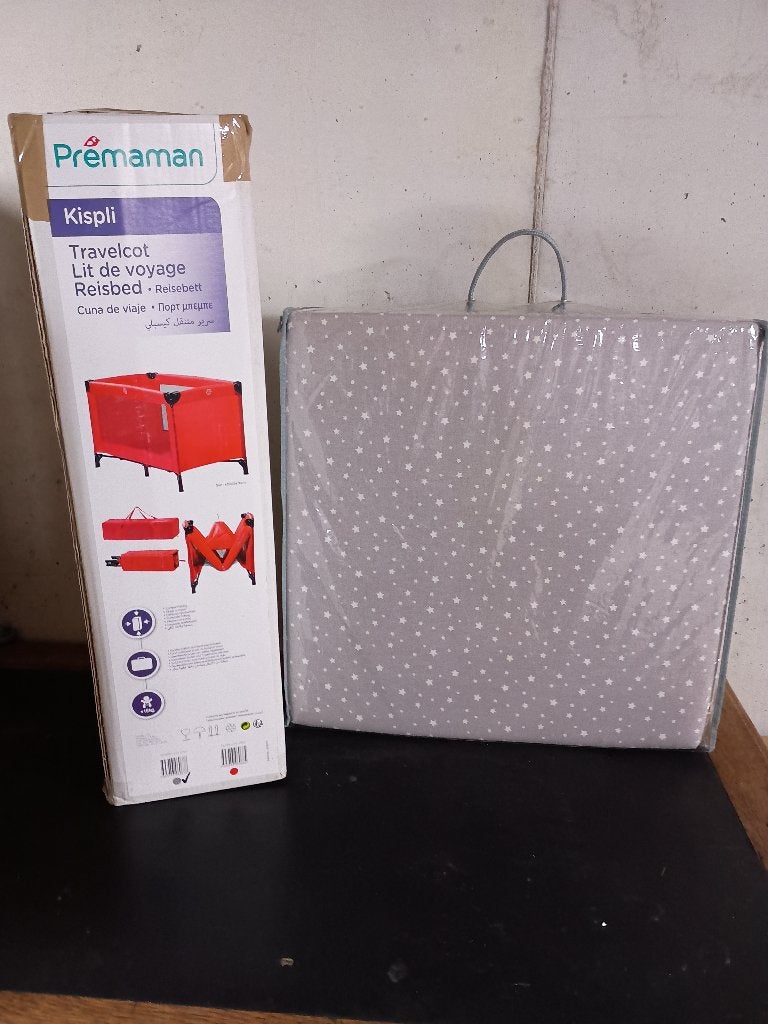 Reisbed met matras, Ophalen, Zo goed als nieuw, Reisbedje