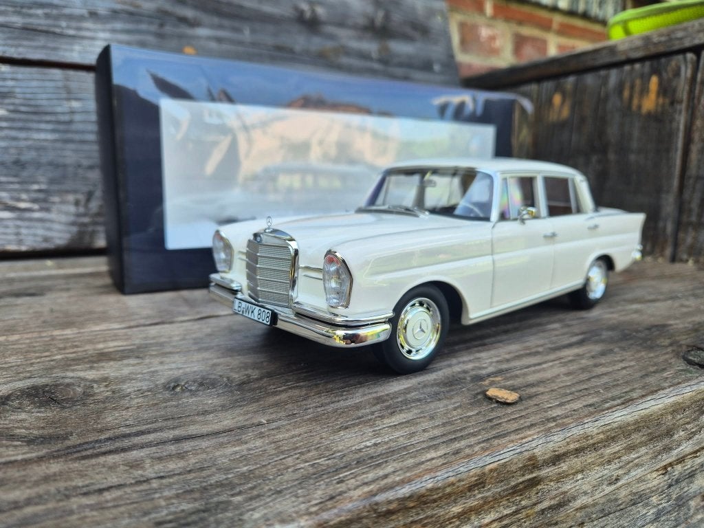 Mercedes Benz 220 S Norev 1/18, Ophalen of Verzenden, Nieuw, Auto, Norev
