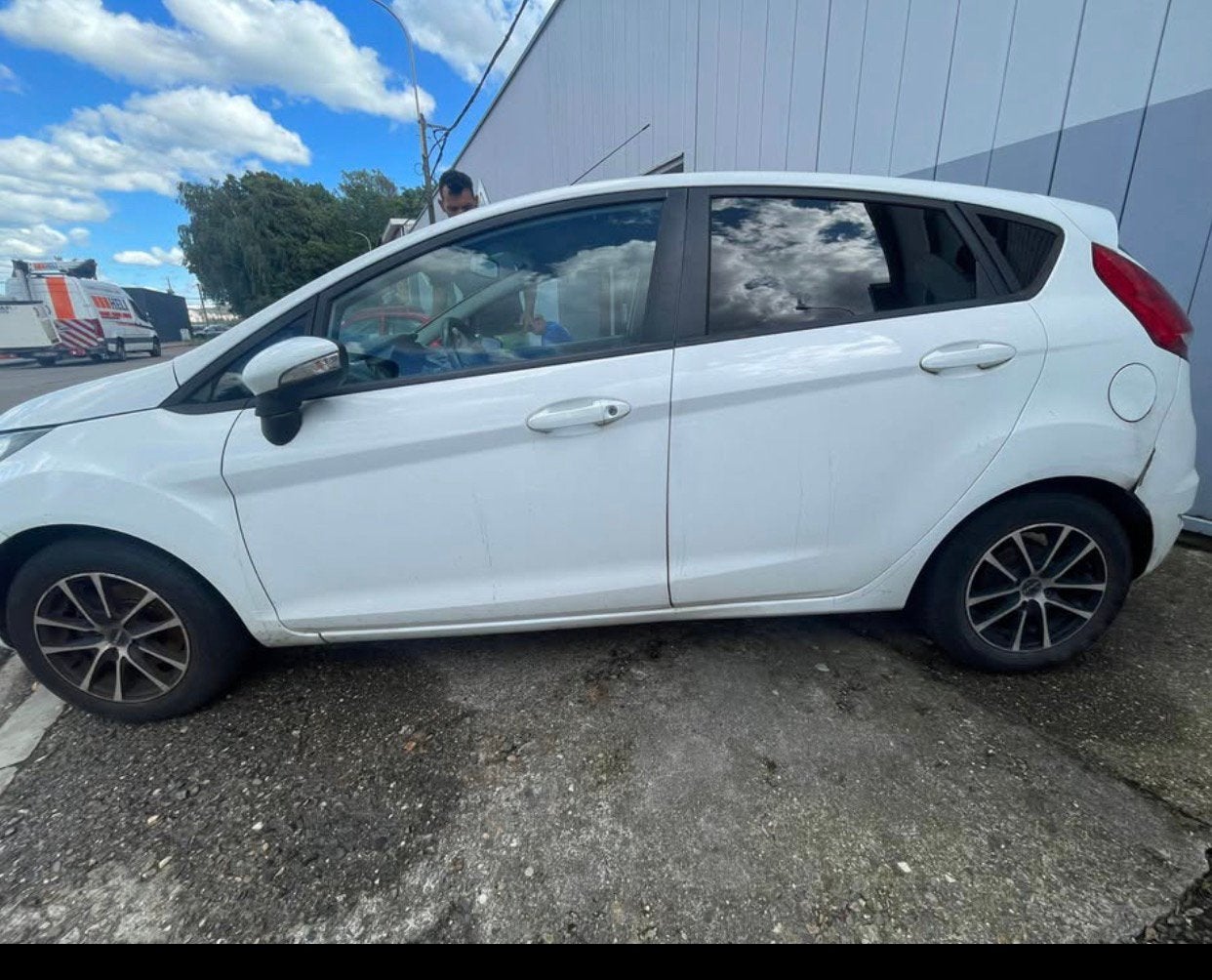Ford Fiesta klaar om te worden gelicentieerd, Auto's, Voorwielaandrijving, Euro 5, Stof, Zwart