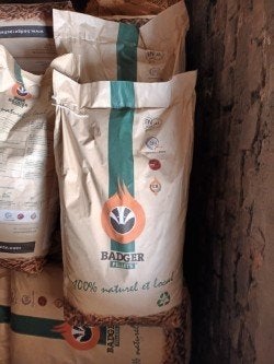 130 zakken Badger-pellets — 15 kg, Ophalen