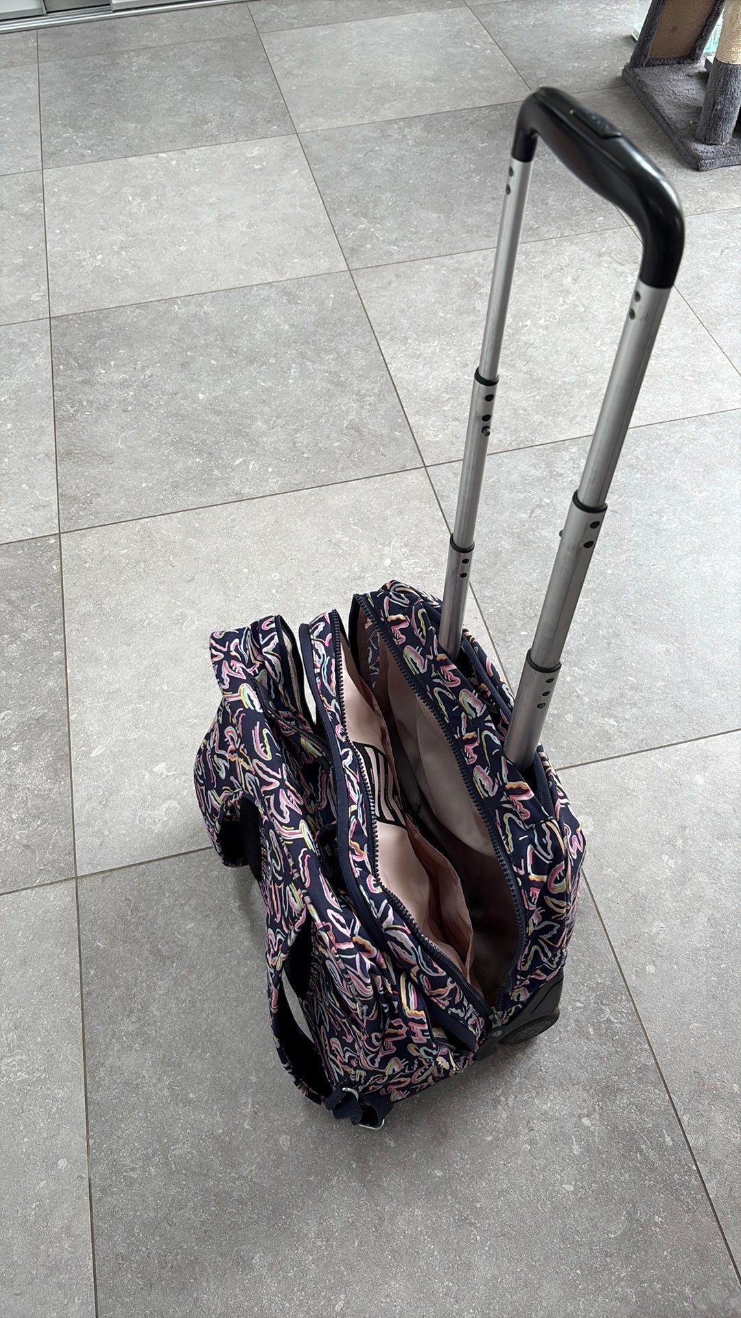 Sac à roulettes Kipling pour fille, Bijoux, Sacs & Beauté, 40 à 50 cm, Enlèvement, Utilisé, Autres types