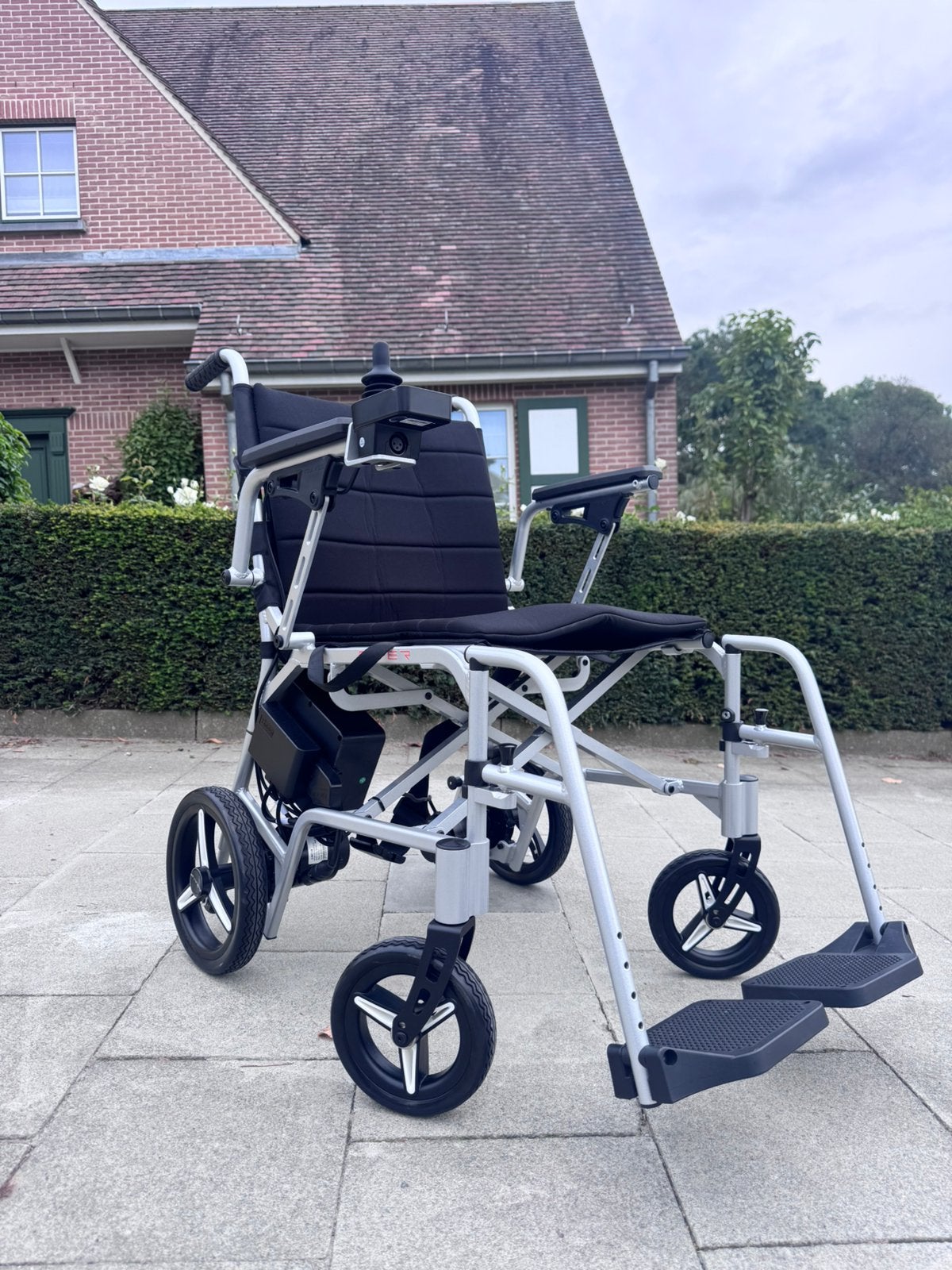 Chaise électrique Flyer FR12 – légère, pratique et moderne., Enlèvement ou Envoi, Pliant, Neuf, Fauteuil roulant électrique