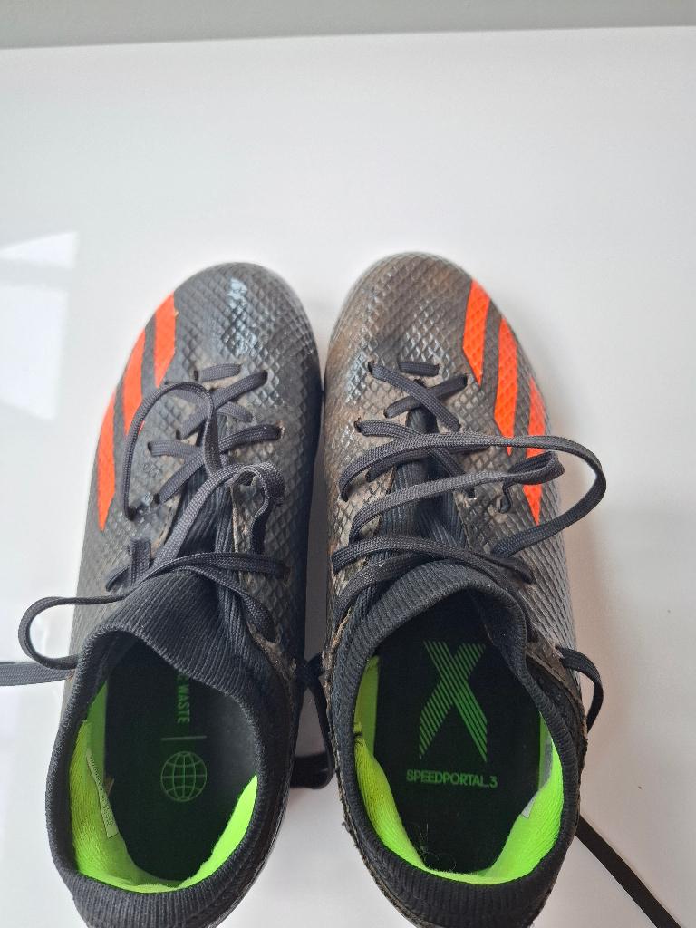 Voetbalschoen adidas 35, Ophalen