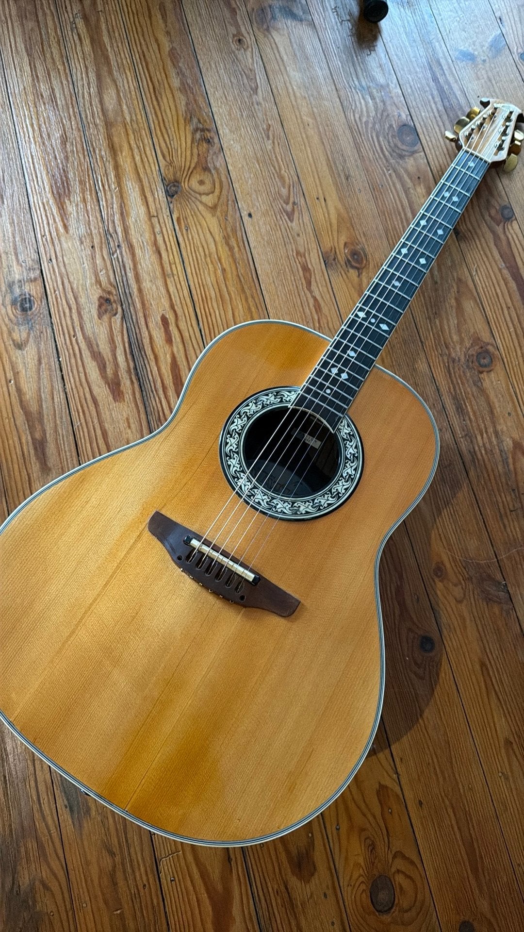 Guitare Ovation USA 1617, Enlèvement, Utilisé, Guitare Western ou Guitare Folk, Avec capteur (piezo)