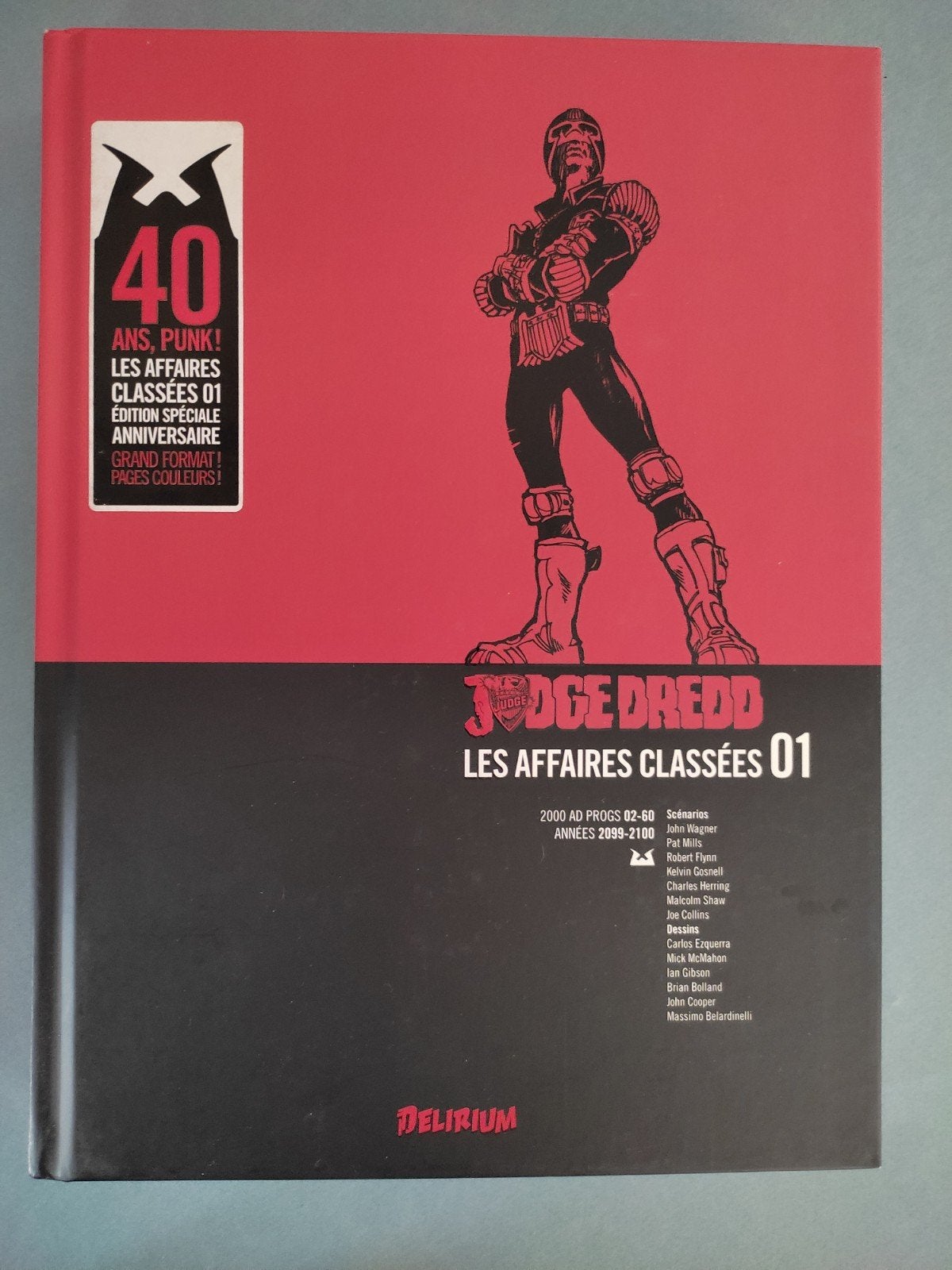 Judge Dredd - Les Affaires Classées 01 E.O.  40 ans, Neuf, Enlèvement ou Envoi, Une BD, Carlos Ezquerra