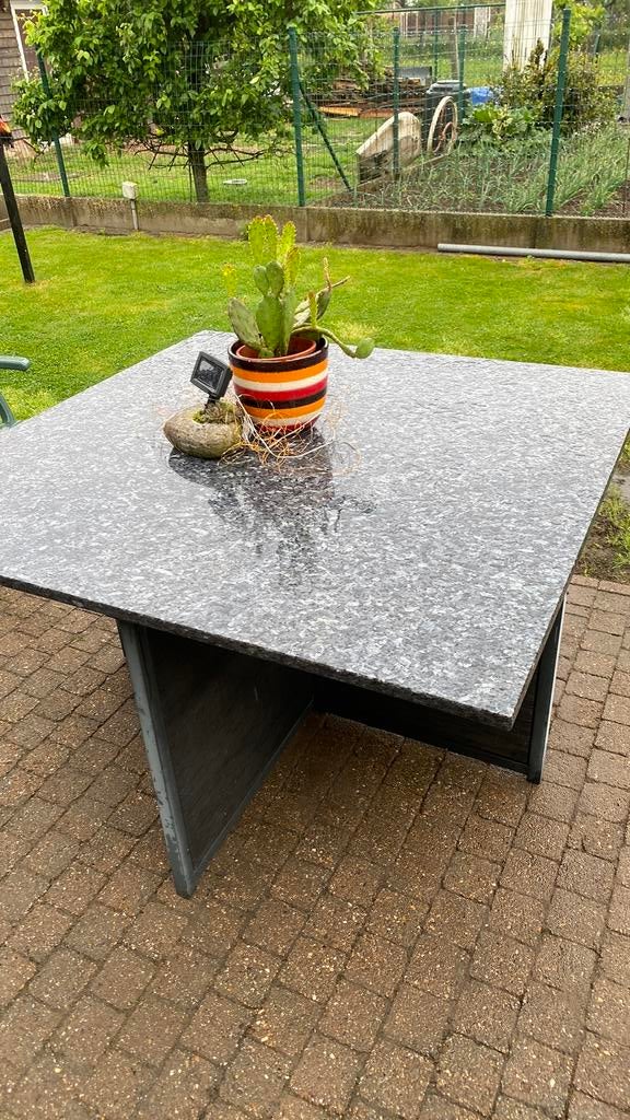 Tafel 4 stoelen en graniet blad, Ophalen, Zo goed als nieuw