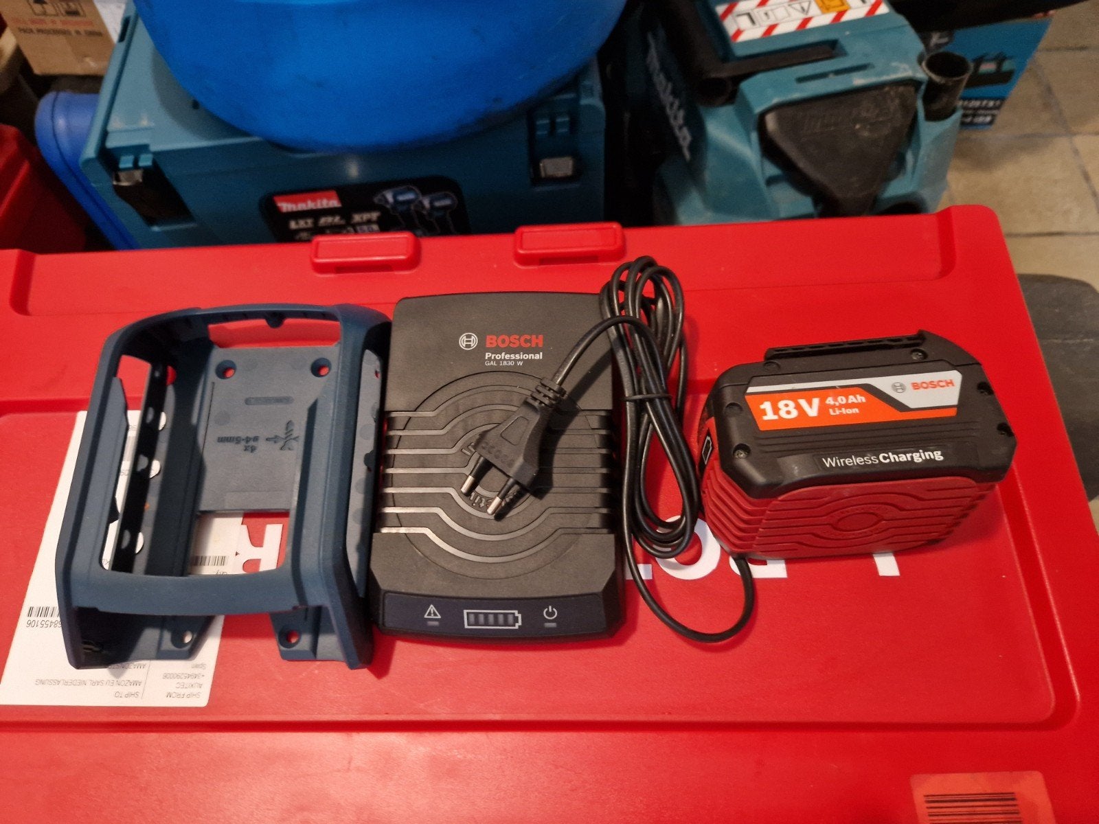 Bosch Chargeur GAL 1830 + Battreie wireless Charging + Batte, Enlèvement, Neuf, Bosch