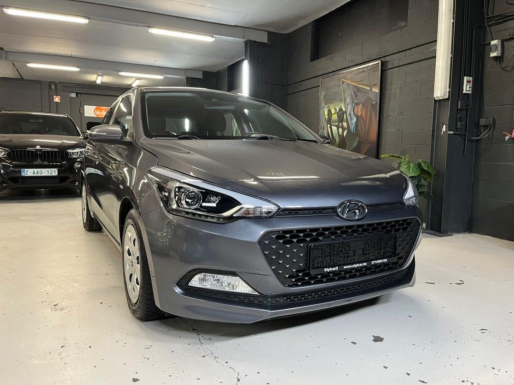 HYUNDAI I20 **12 MOIS DE GARANTIE**, Autos, Hyundai, Argent ou Gris, Achat, Euro 6, Entreprise