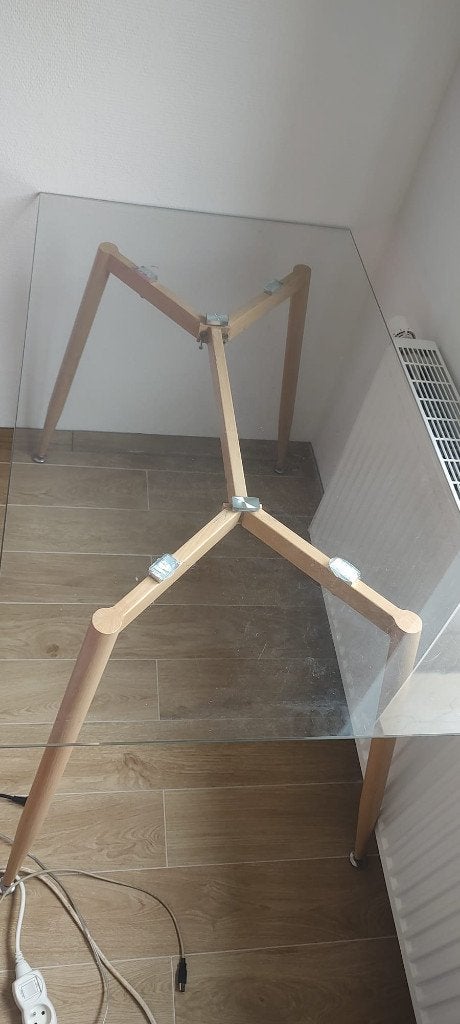 Table en verre et bois scandinave – À restaurer, 100 à 150 cm, Cinq personnes ou plus, Verre, Enlèvement