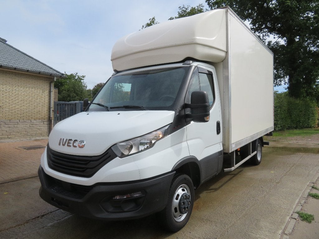 Iveco Daily 35C16 3.0 - Bakwagen - 139.415km - 2023 - €6d, Autos, https://public.car-pass.be/vhr/5b309f3c-256e-44a5-9d29-9bc0f82be44d