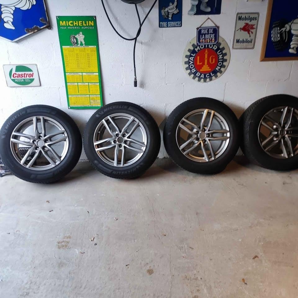 Audi q5 jantes + pneus, Autos : Pièces & Accessoires, Pneus & Jantes, Pneus hiver, Enlèvement, Pneu(s), 18 pouces