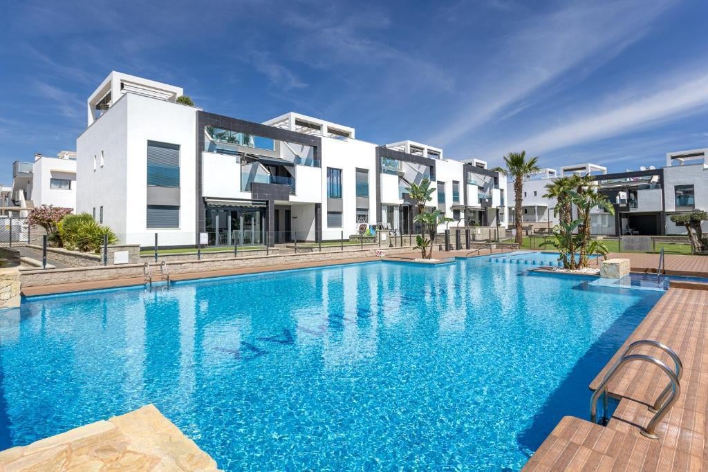 Appartement avec terrasse  à Punta Prima Oasis Beach 7, Immo, Torrevieja, Ville, Ventes sans courtier, 125 m²