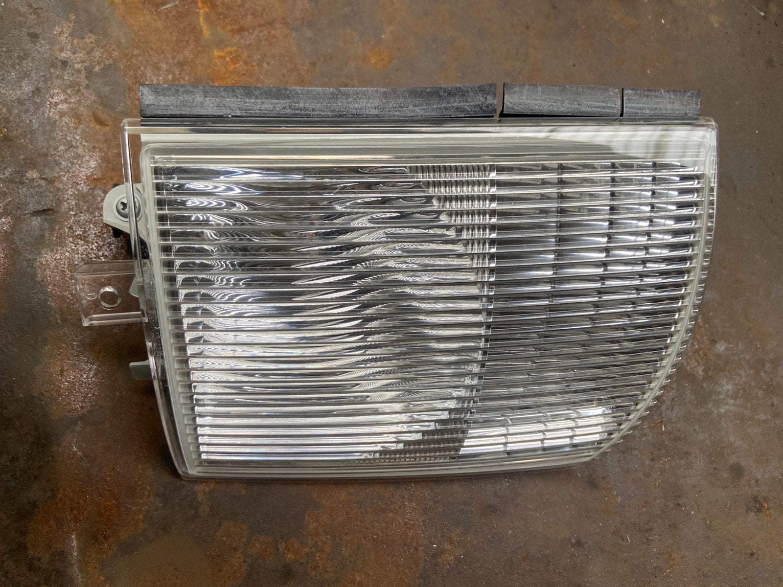 Lampglas, Enlèvement, Mitsubishi