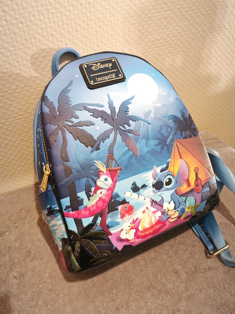 Sac à Dos Loungefly Disney Stitch Camping NEUF, Neuf, Sac, Valise ou Pochette, Enlèvement ou Envoi, Autres personnages
