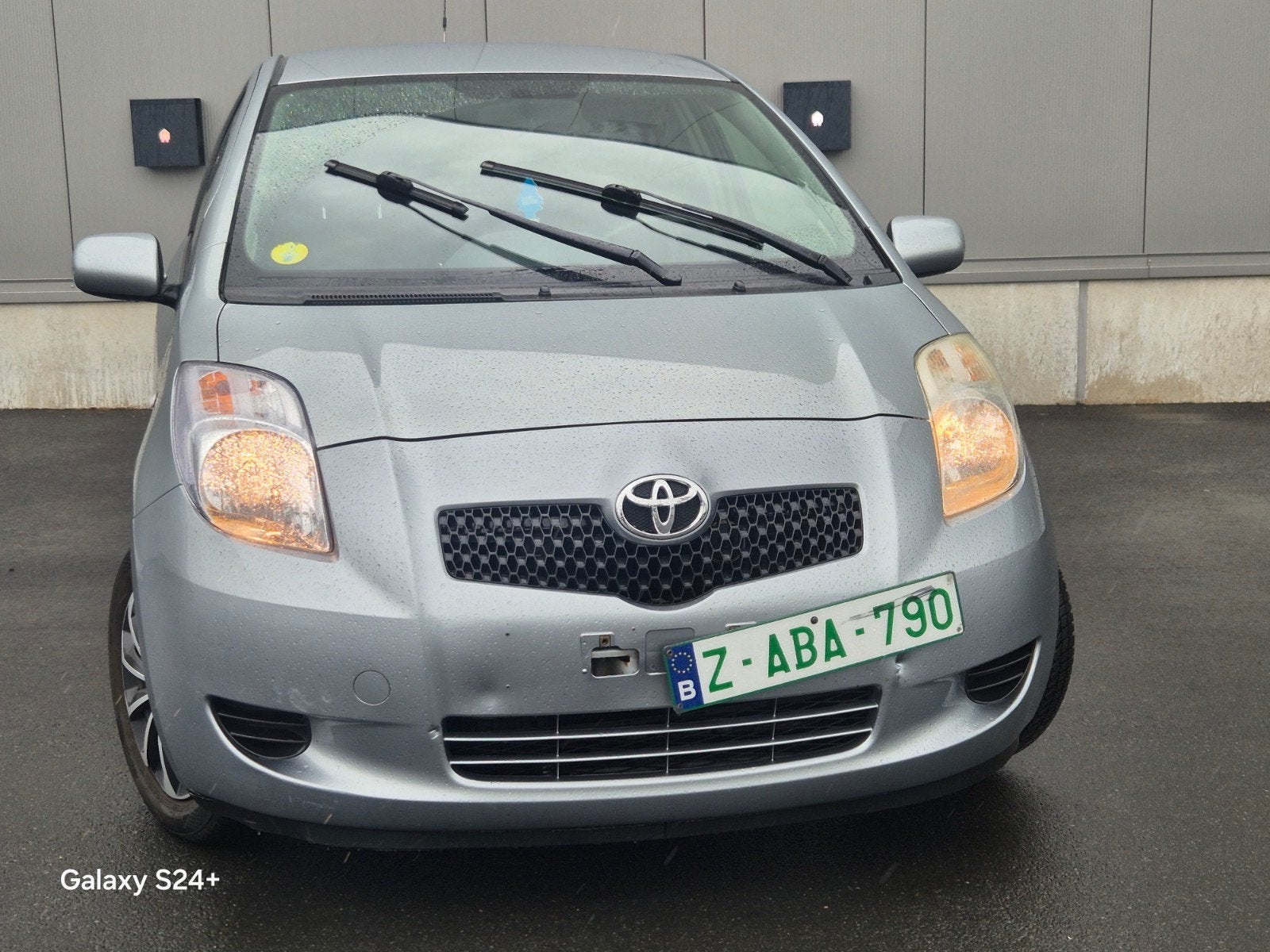 Toyota yaris 1.0 Essence 149... km 2006, Autos, Argent ou Gris, Achat, 998 cm³, Entreprise