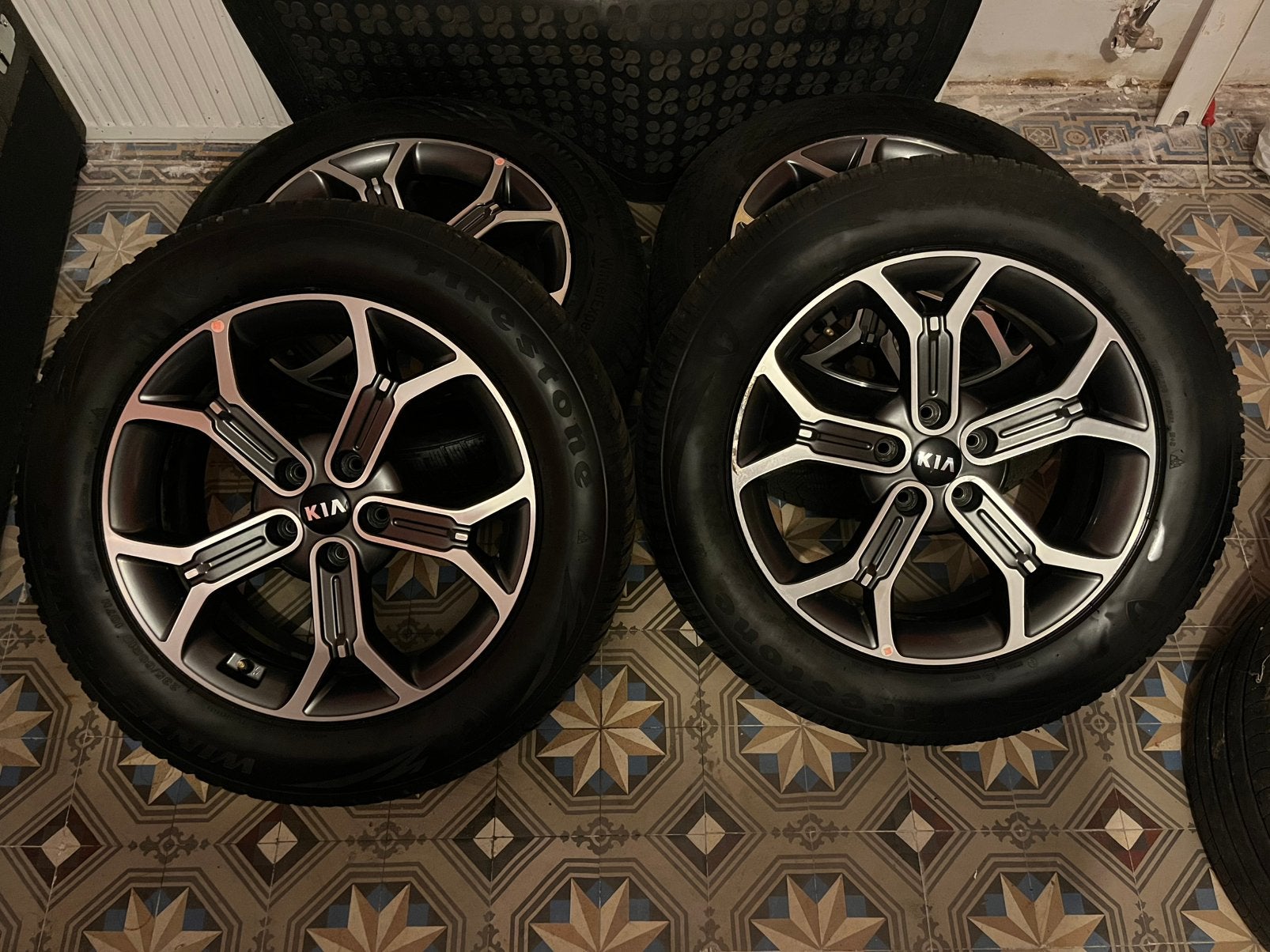 KIT HIVER KIA SORENTO ORIGINAL 235/60R18 2022, Autos : Pièces & Accessoires, Pneus & Jantes, Neuf, Pneus et Jantes, Pneus hiver