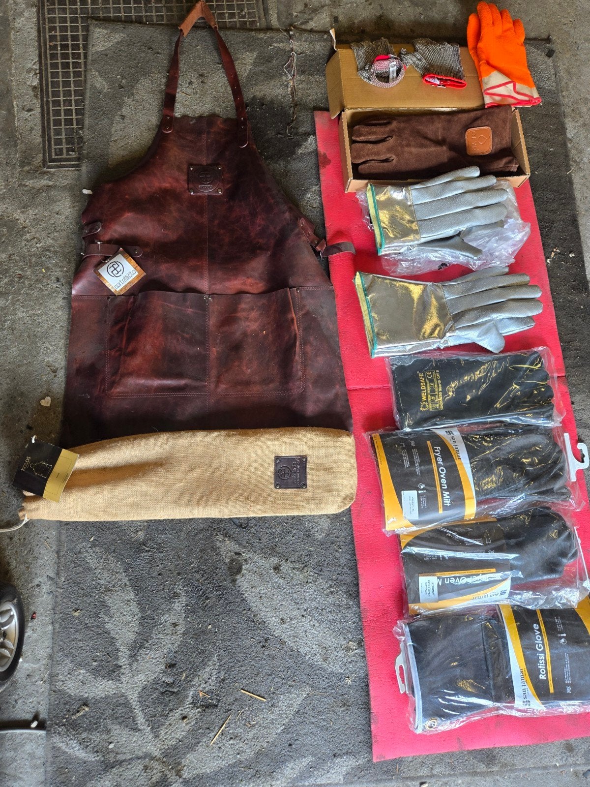 Special handschoenen voor metalwerk lassen en pader kilt, Ophalen