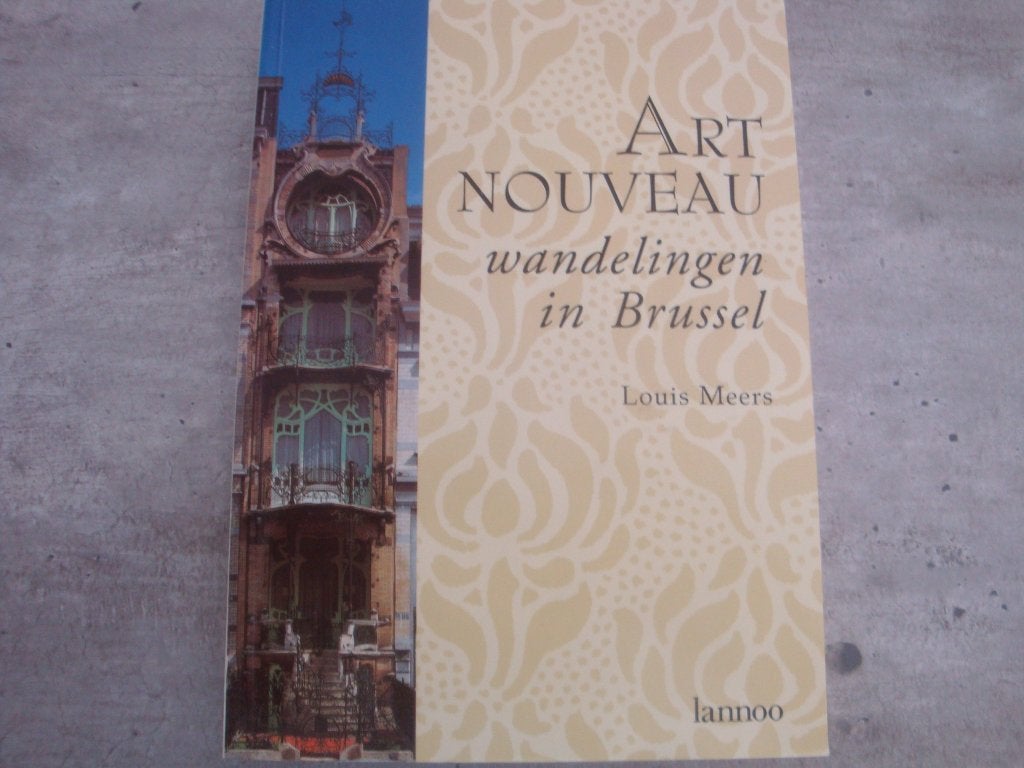 ART NOUVEAU WANDELINGEN IN BRUSSEL, Livres, Art & Culture | Arts plastiques, Enlèvement ou Envoi, Utilisé