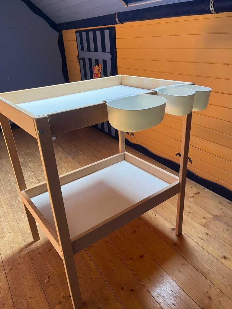 Verzorgingstafel IKEA, Ophalen, Zo goed als nieuw