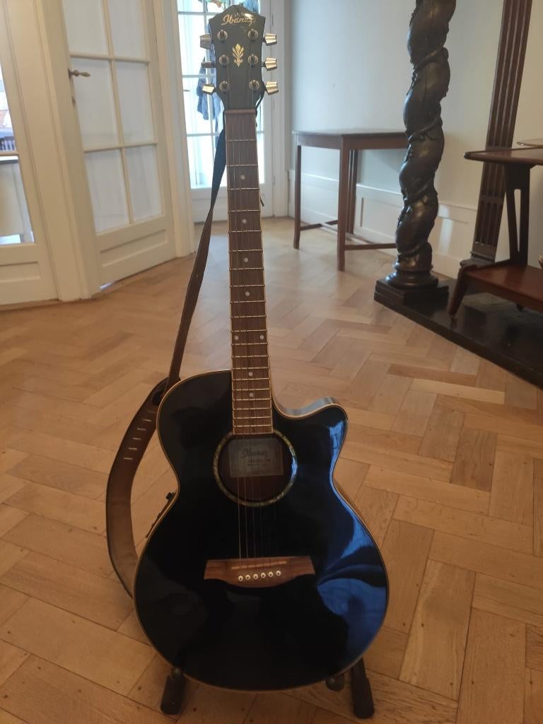 Koopje: 175€ fraaie akoestische gitaar IBANEZ, Muziek en Instrumenten, Snaarinstrumenten | Gitaren | Akoestisch, Gebruikt, Klassieke of Spaanse gitaar