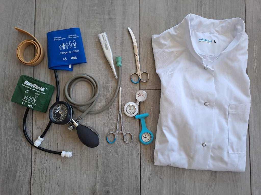 zorgjas bloeddrukmeter thermometer verpleegster uurwerk, Ophalen, Zo goed als nieuw