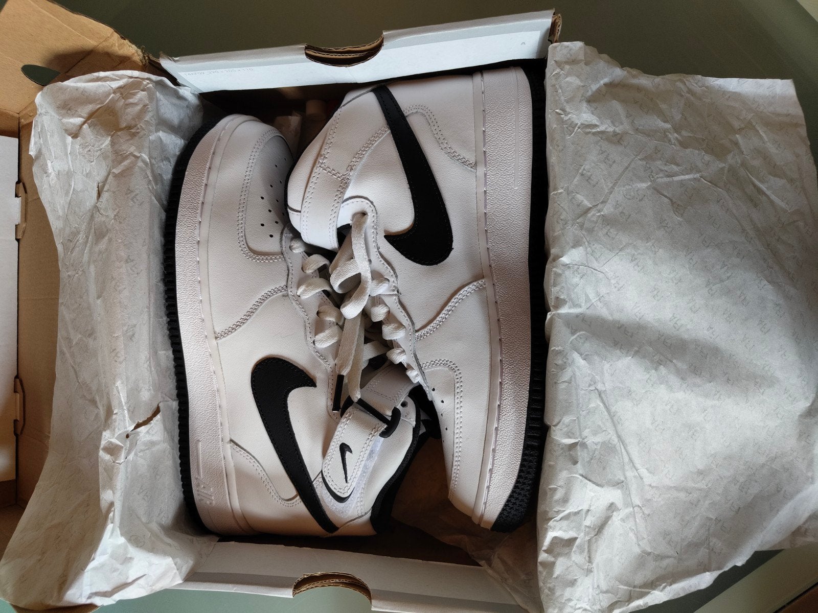 NIKE AIR FORCE 1 MID (GS) 38,5, Enlèvement ou Envoi
