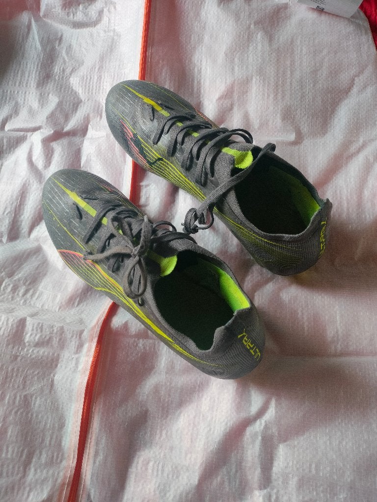 voetbalschoenen, Sport en Fitness, Ophalen, Zo goed als nieuw, Schoenen