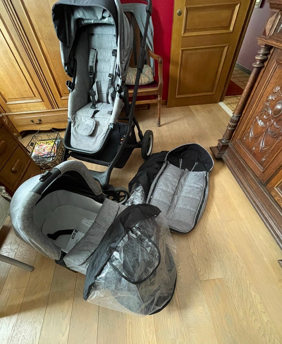 Kinderwagen-thule-grijs, Kinderen en Baby's, Kinderwagens en Combinaties, Ophalen, Zo goed als nieuw, Kinderwagen