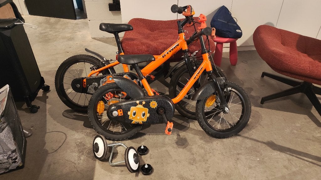 2 kinderfietsen B'Twin Robot 500, Fietsen en Brommers, Fietsen | Kinderfietsjes, Ophalen, Zijwieltjes, Gebruikt, B-TWIN
