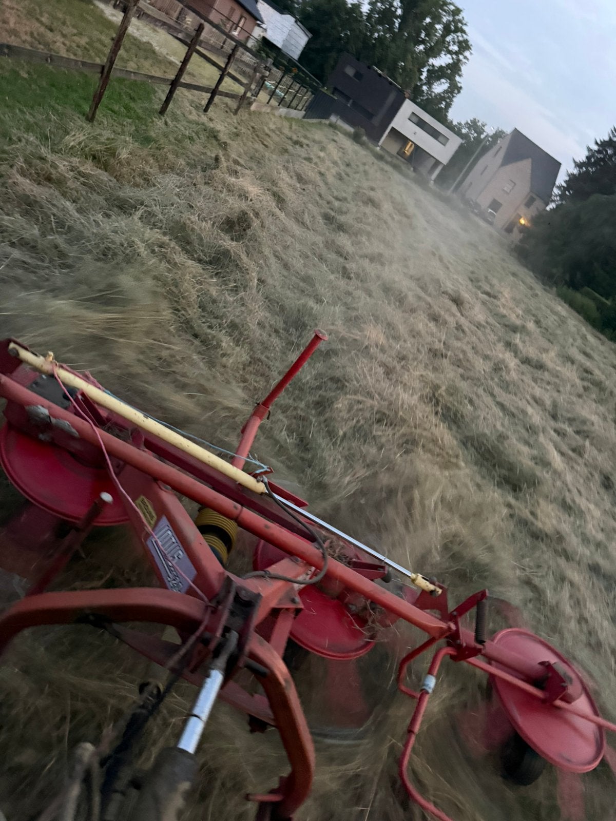 Hooi te koop af land, Enlèvement
