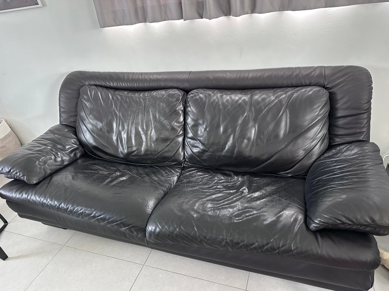 Gratis- Natuzzi Leder Zetels, Huis en Inrichting, Ophalen, Gebruikt, Driepersoons, Rechte bank