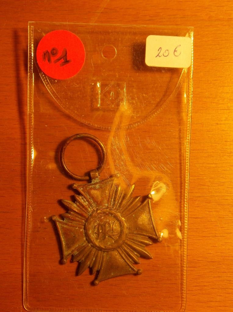 Médailles à vendre (A), Enlèvement ou Envoi, Armée de terre, Ruban, Médaille ou Ailes