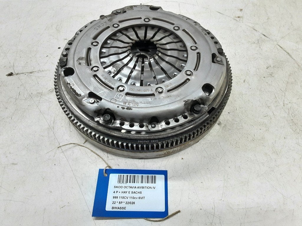 VOLANT MOTEUR BI-MASSE Skoda Octavia (NXAA) (05C141025A), Utilisé, Info@skoda-auto.de, Skoda, Max-Planck-Straße  3-5
64331  Weiterstadt, DE
