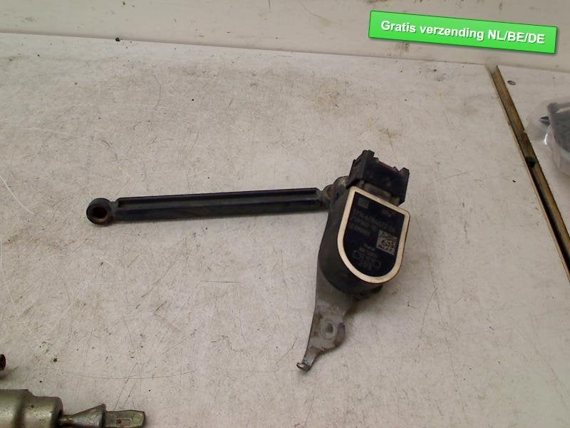 CAPTEUR DE NIVEAU BMW 1 serie (F20) (37146784072), Utilisé, BMW, Petuelring 130
80809  München, DE, Bayerische Motoren Werke AG