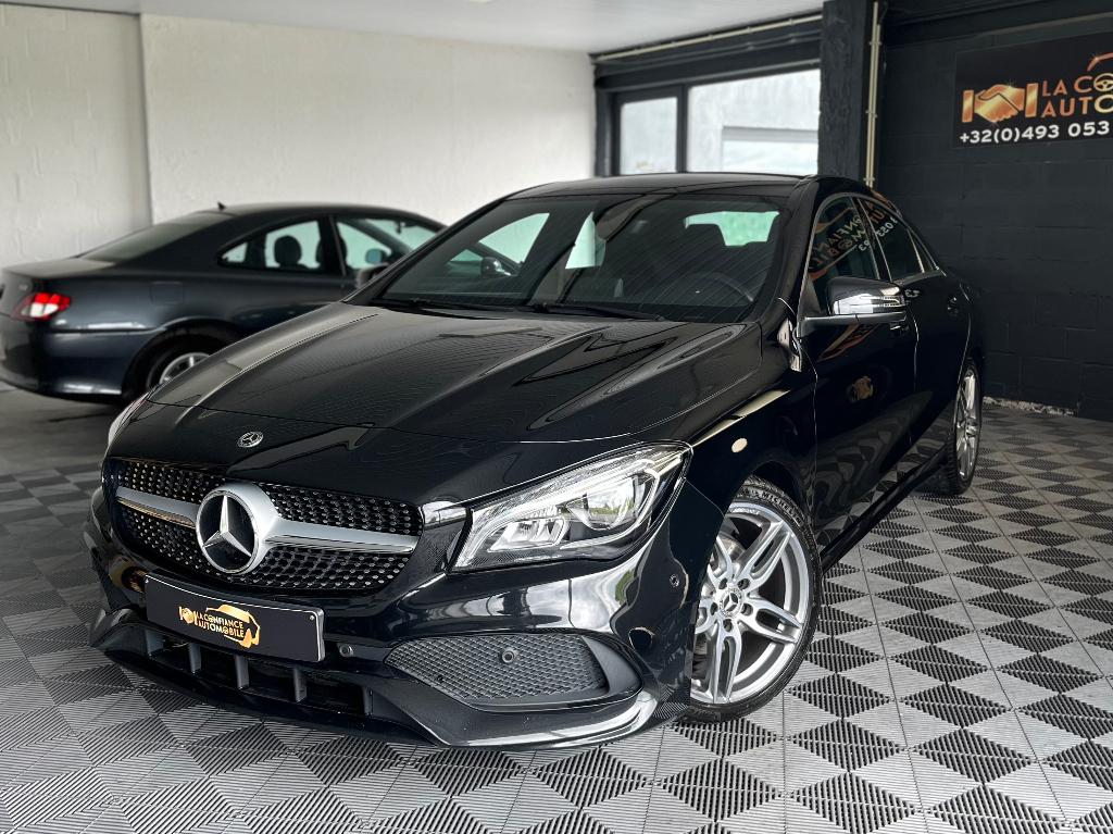 Mercedes-Benz CLA180 Pack AMG Automatic 12 maanden garantie, Auto's, Mercedes-Benz, CLA, 4 cilinders, Alcantara, Zwart