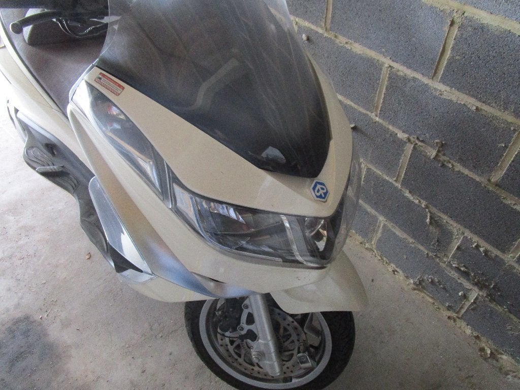 gilera 350 X10, Motos, 350 cm³, Scooter, Permis Moto A1 minimum, Contrôle de traction