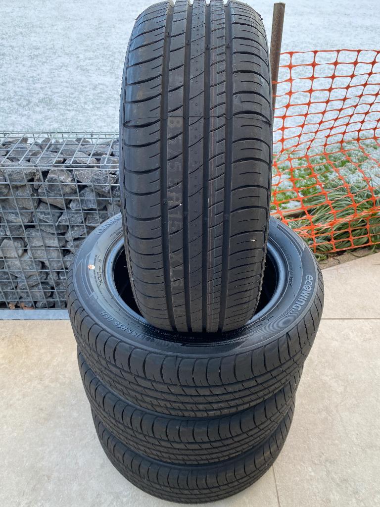 185/55 R15 86H KUMHO Zomerbanden als NIEUW !!, Auto-onderdelen, Banden en Velgen, Ophalen, 15 inch, Nieuw, 185 mm