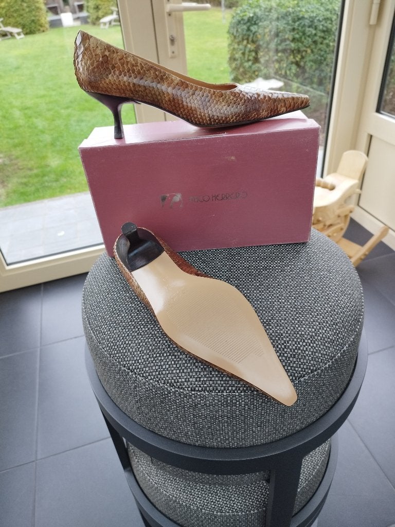 Chaussures stilettos pour femmes taille 41, Enlèvement ou Envoi, Escarpins, Comme neuf, Brun