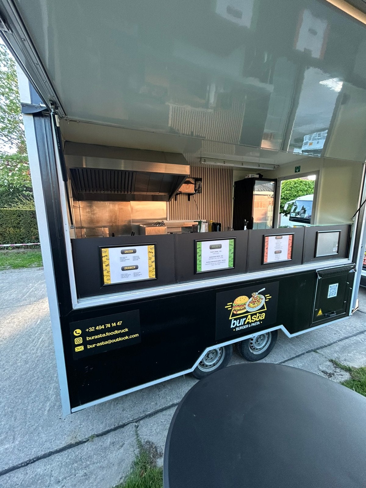 Foodtruck te koop, Ophalen