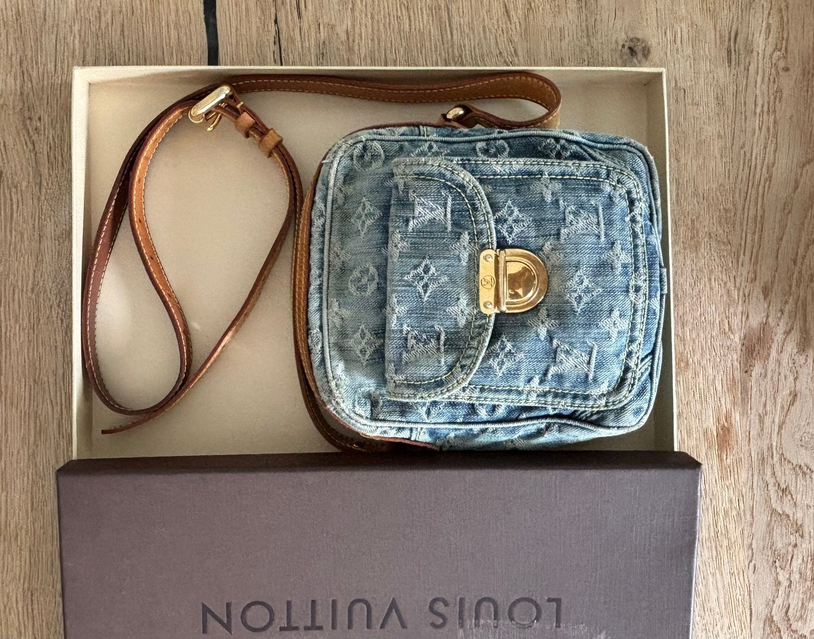 Louis Vuitton denim camera bag (vintage dd 2007!!), Ophalen, Zo goed als nieuw
