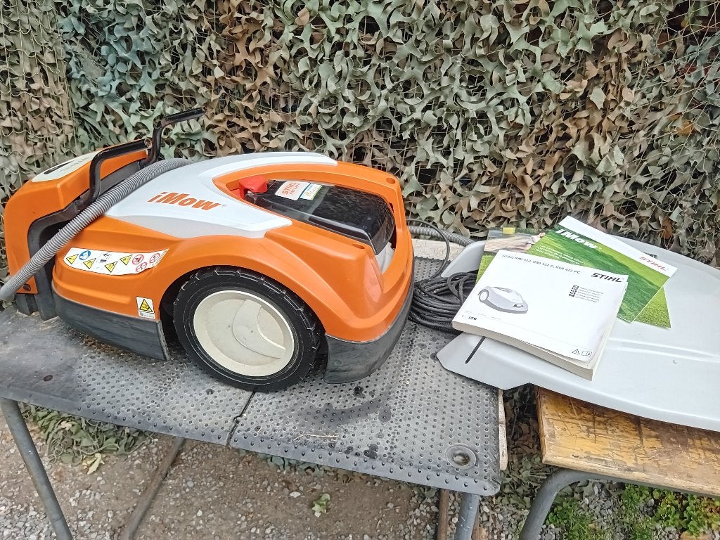 robot tondeuse stihl (lire l annonce , merci), Enlèvement