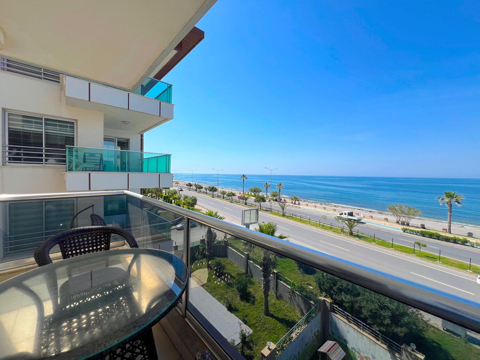 Mooi appartement direct aan zee, Immo