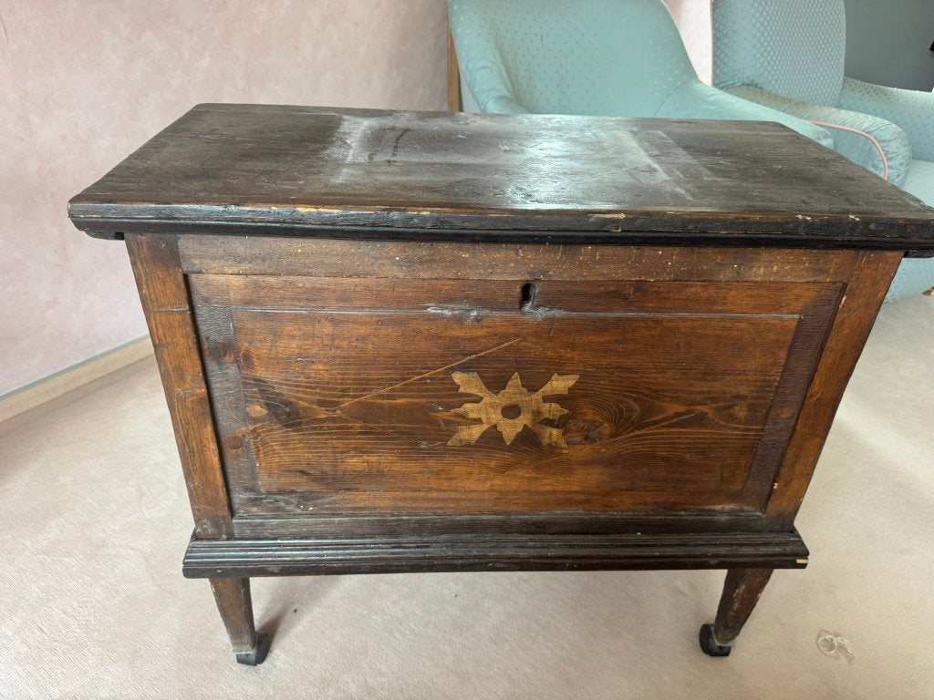 Ancienne boîte de rangement, Enlèvement