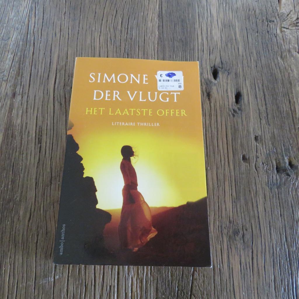 Simone Van der Vlugt  Het laatste offer, Enlèvement ou Envoi