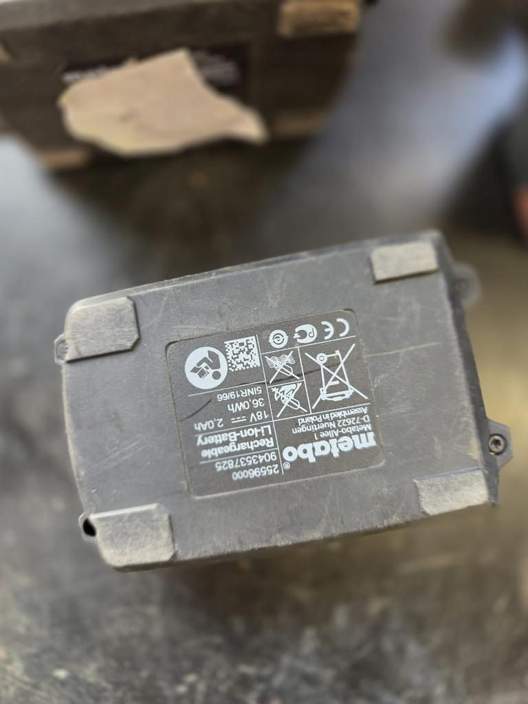 Batterijen + oplader Metabo, Ophalen, Gebruikt
