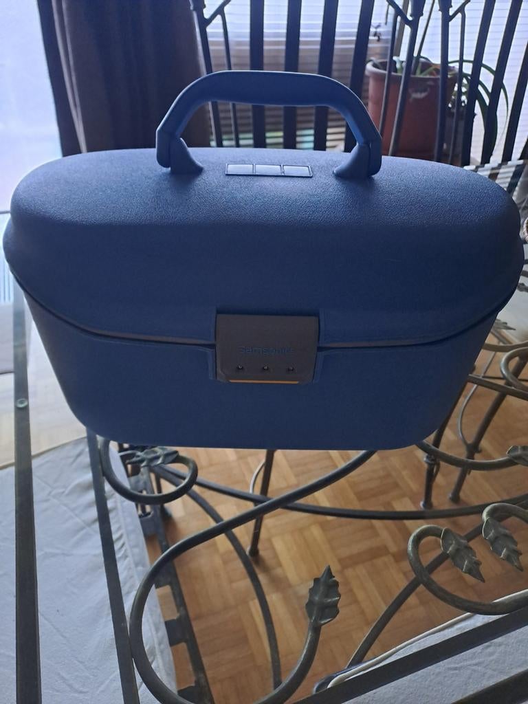 Beautycase „samsonit” blauw in hard materiaal, Handtassen en Accessoires, Ophalen, Blauw, Met slot, Zo goed als nieuw