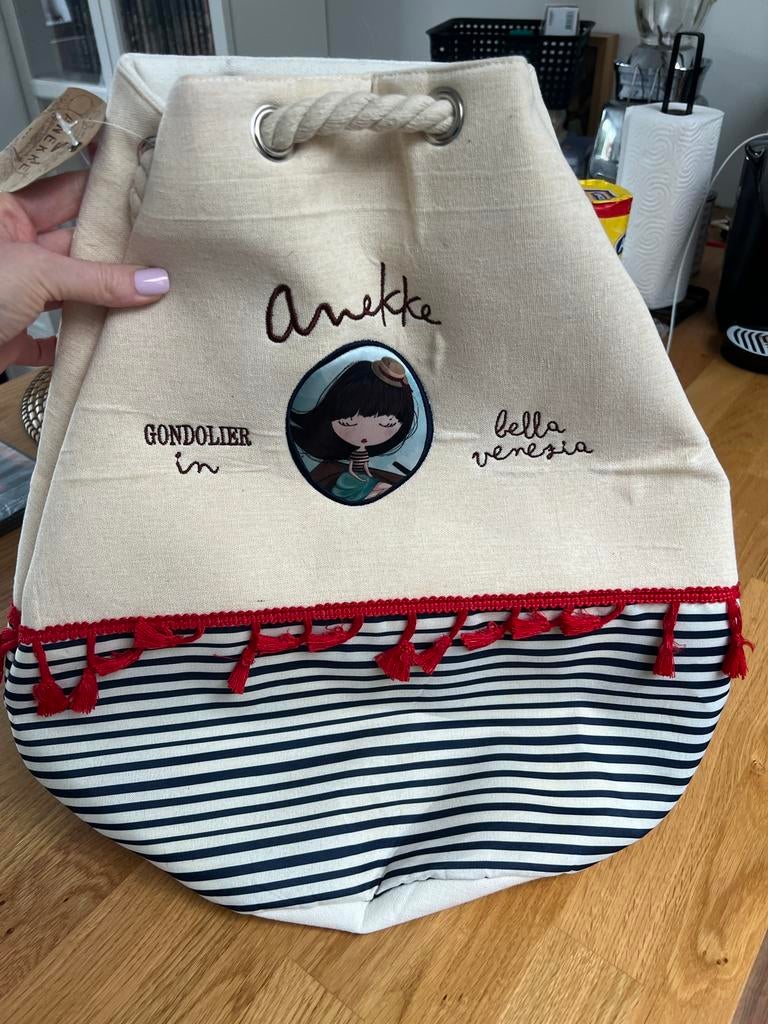 Sac à dos Anekke neuf, Handtassen en Accessoires, Tassen | Rugtassen, Nieuw, Overige merken, 40 cm of meer, 45 tot 60 cm