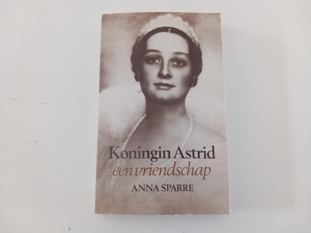Boek Royalty Koningin Astrid België Koningshuis, Ophalen of Verzenden, Zo goed als nieuw, Tijdschrift of Boek