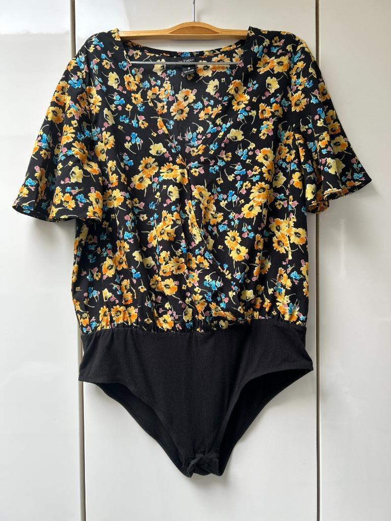 Emery Rose zwarte romper met gele bloemen - Maat M, Maat 38/40 (M), Zwart, Ophalen of Verzenden, Zo goed als nieuw